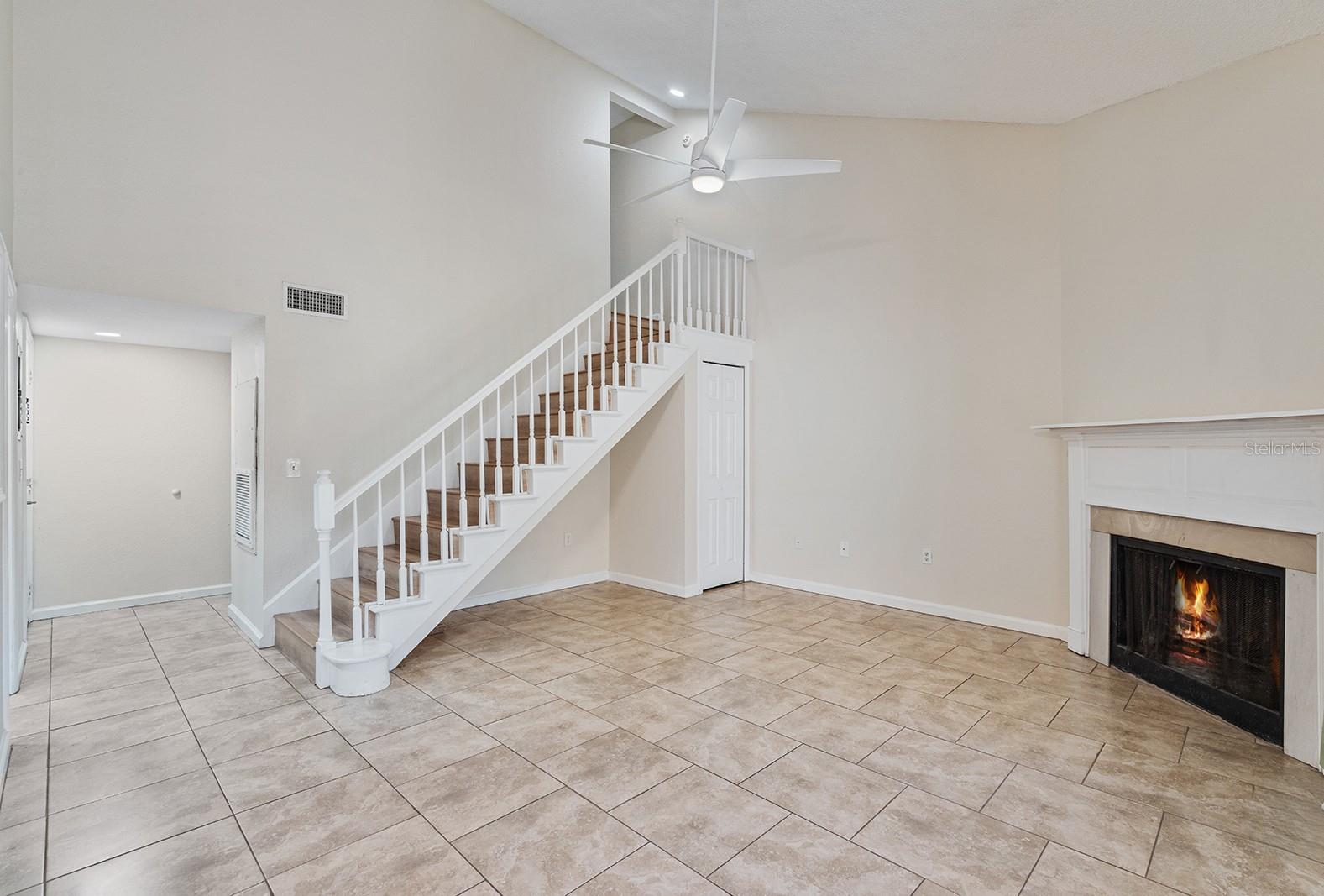 Image 11 of 23 For 940 Douglas Avenue 158