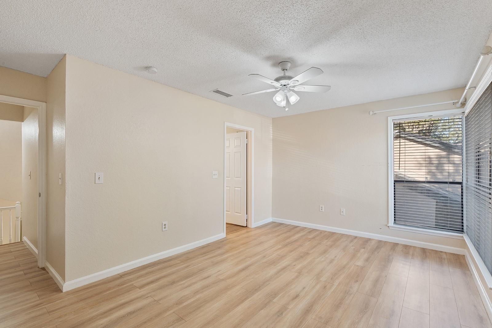 Image 21 of 23 For 940 Douglas Avenue 158