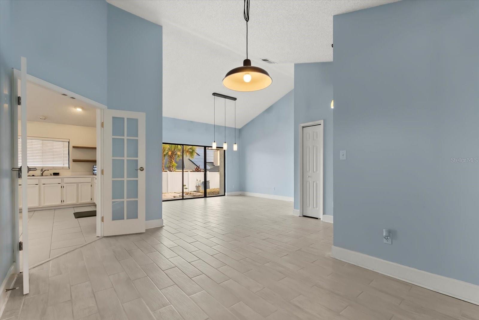 Image 5 of 17 For 1062 Weaver Drive