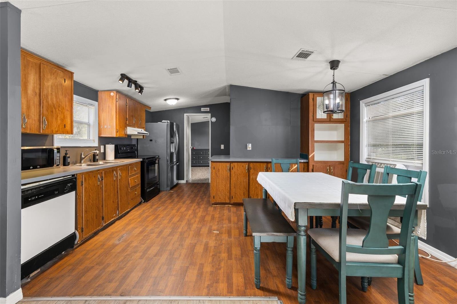 Image 10 of 47 For 550 Saddle Bag Lane