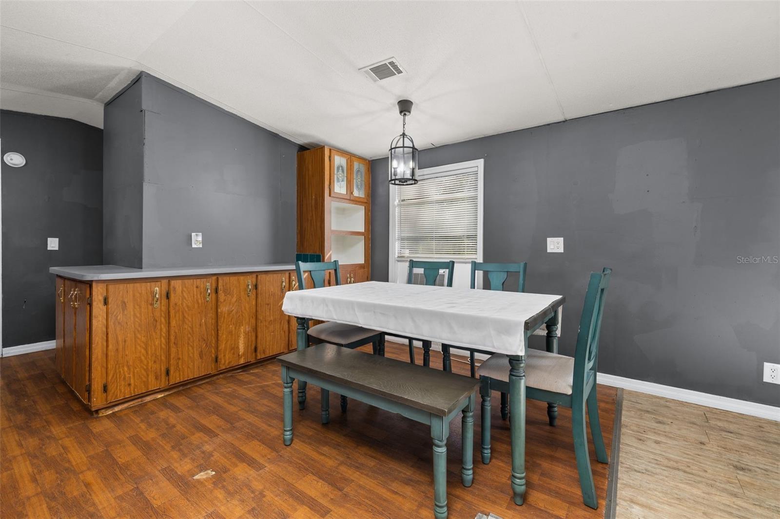 Image 12 of 47 For 550 Saddle Bag Lane