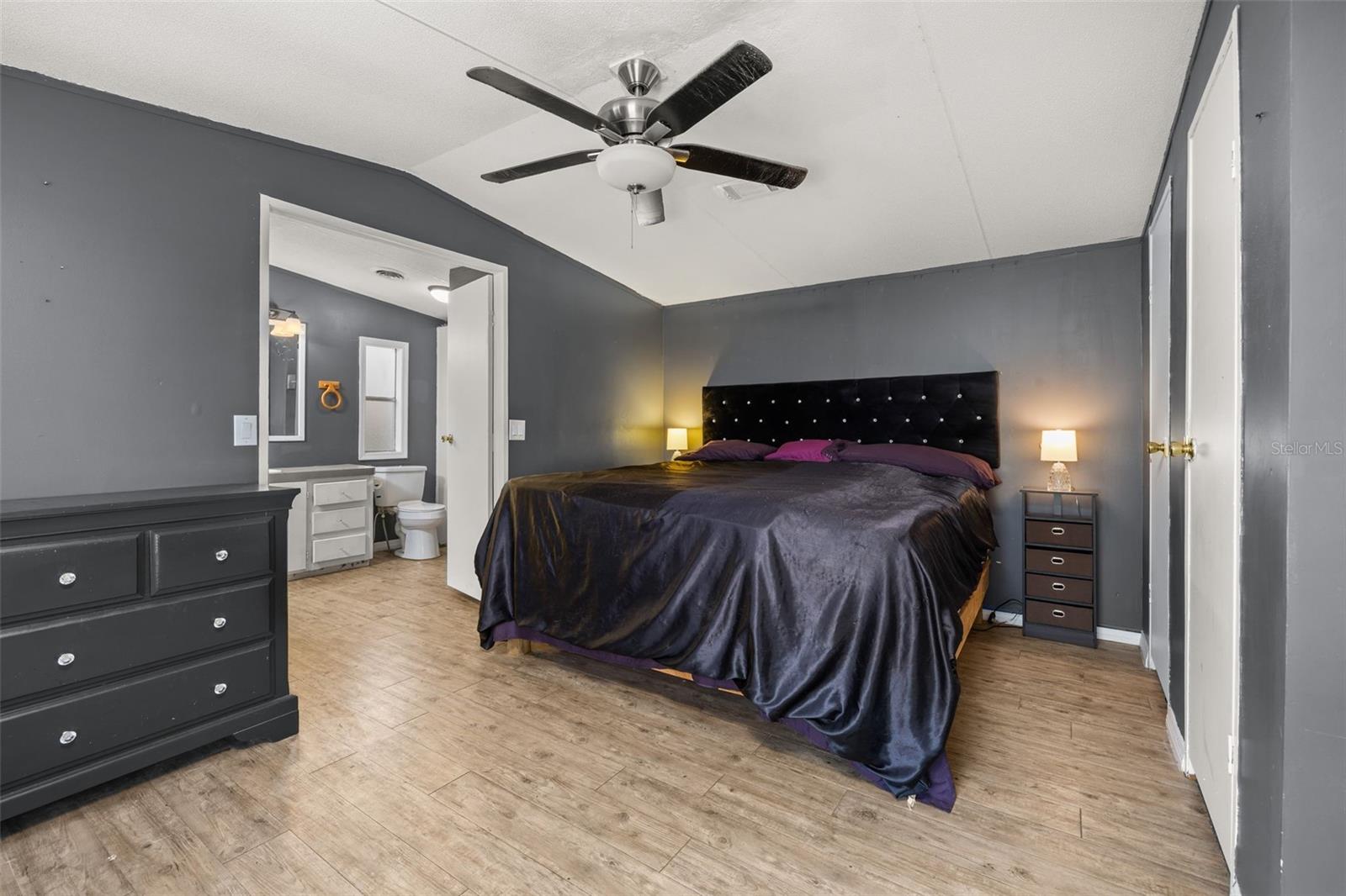 Image 17 of 47 For 550 Saddle Bag Lane