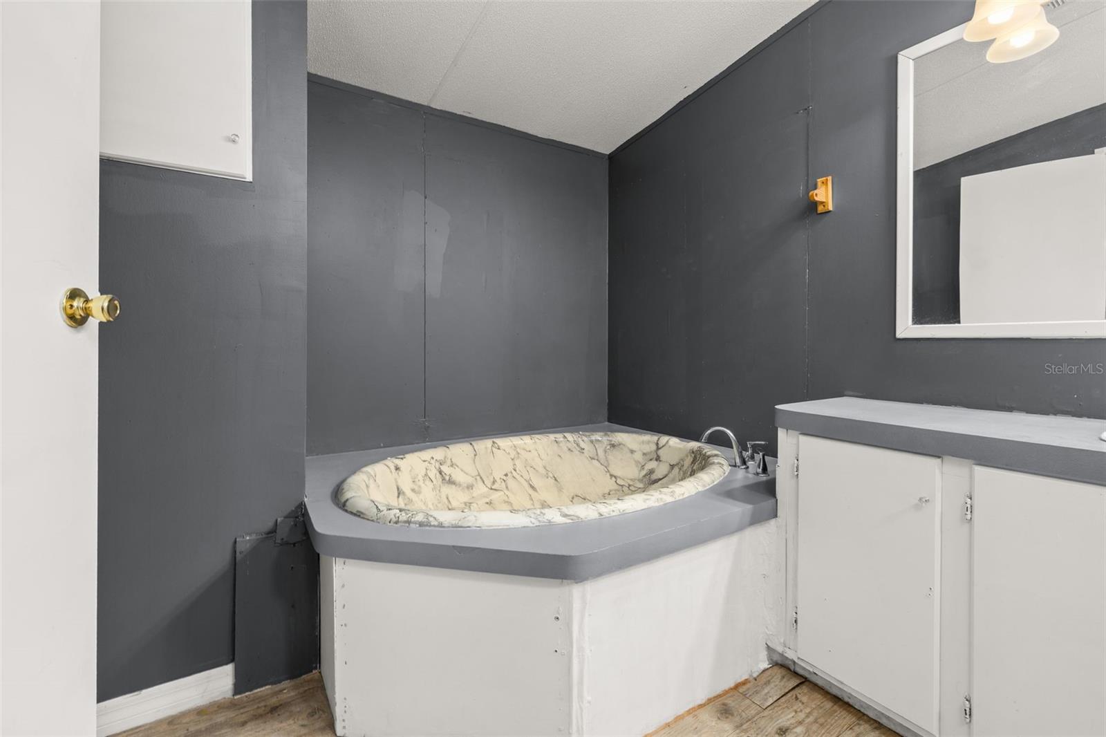 Image 22 of 47 For 550 Saddle Bag Lane