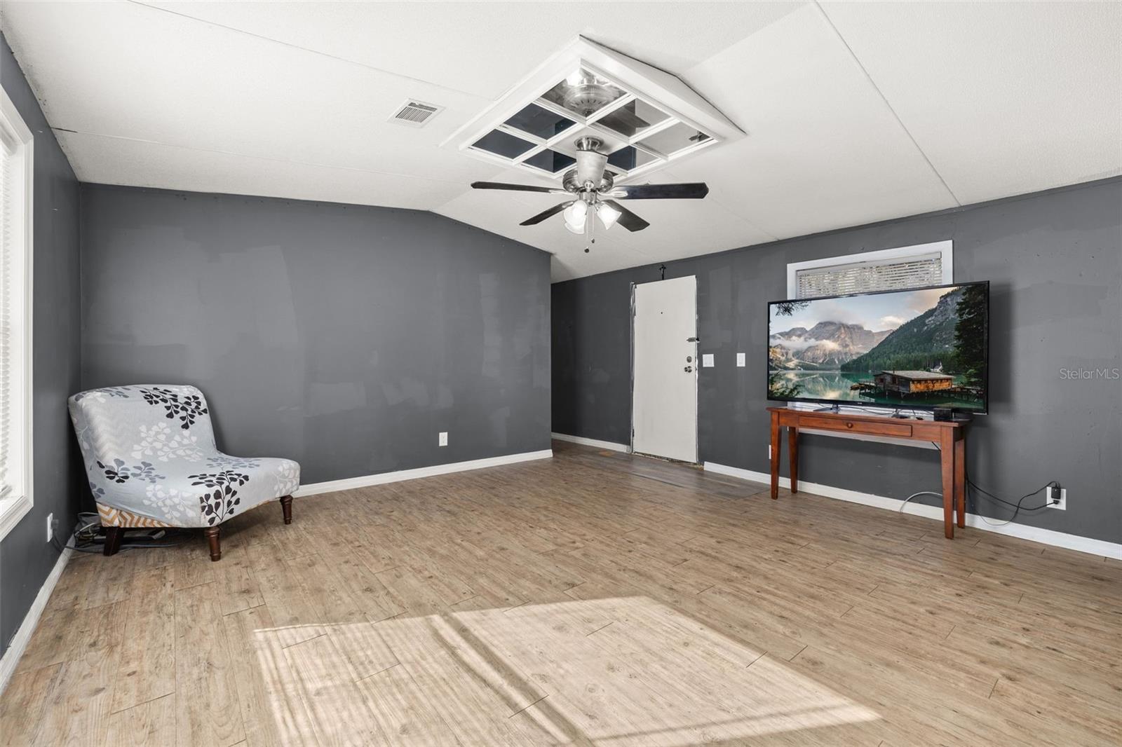 Image 7 of 47 For 550 Saddle Bag Lane