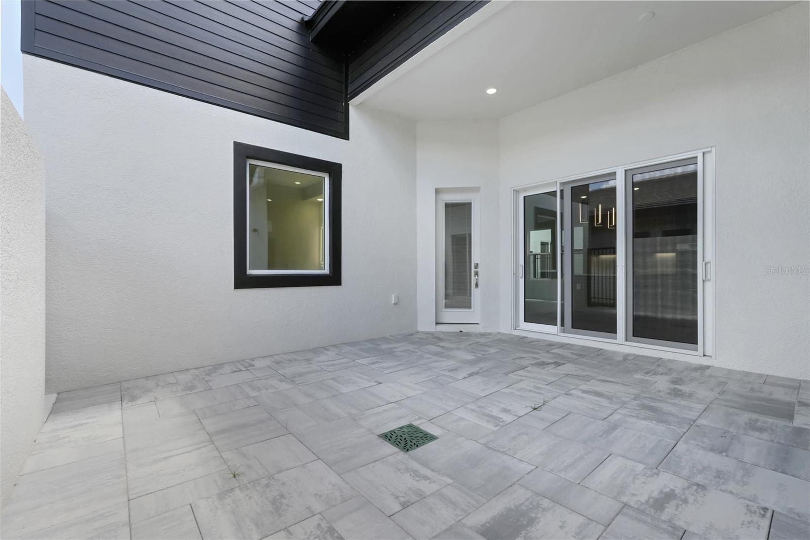 Image 15 of 55 For 3040 Kensington Avenue