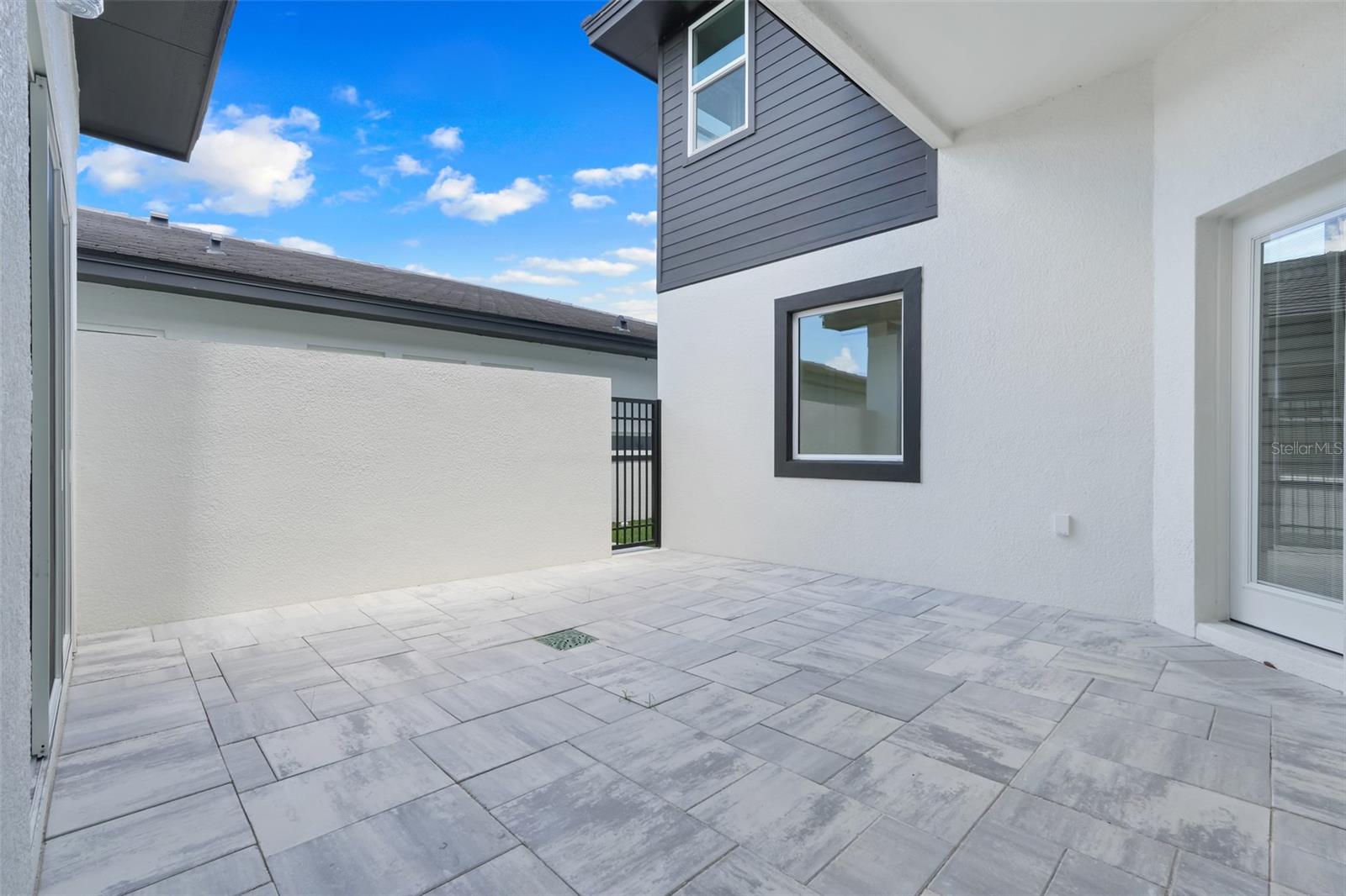 Image 16 of 55 For 3040 Kensington Avenue