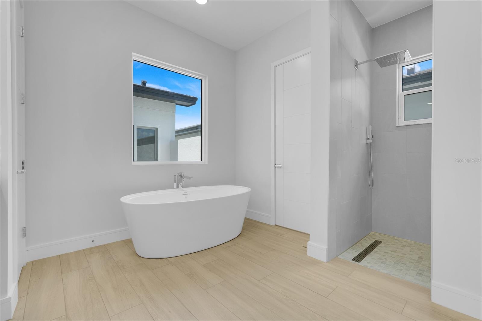 Image 29 of 55 For 3040 Kensington Avenue