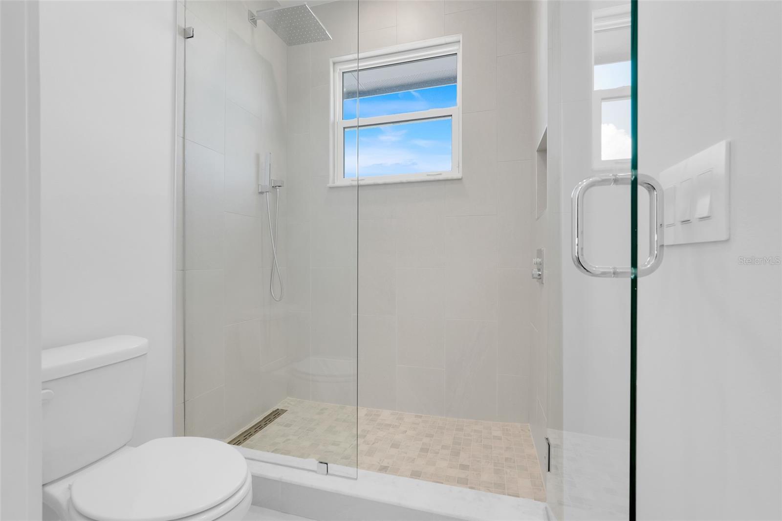 Image 34 of 55 For 3040 Kensington Avenue