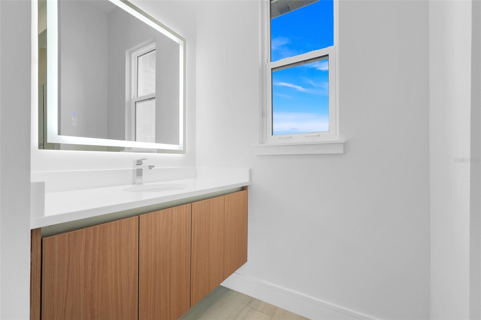 Image 37 of 55 For 3040 Kensington Avenue