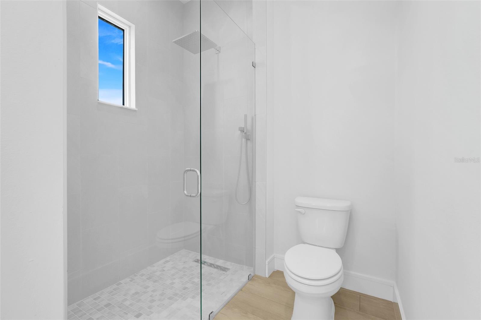 Image 38 of 55 For 3040 Kensington Avenue