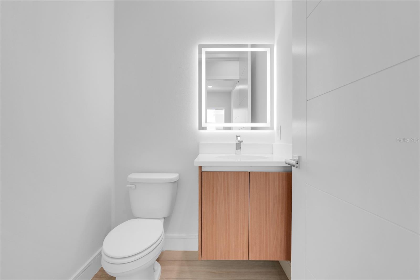 Image 40 of 55 For 3040 Kensington Avenue