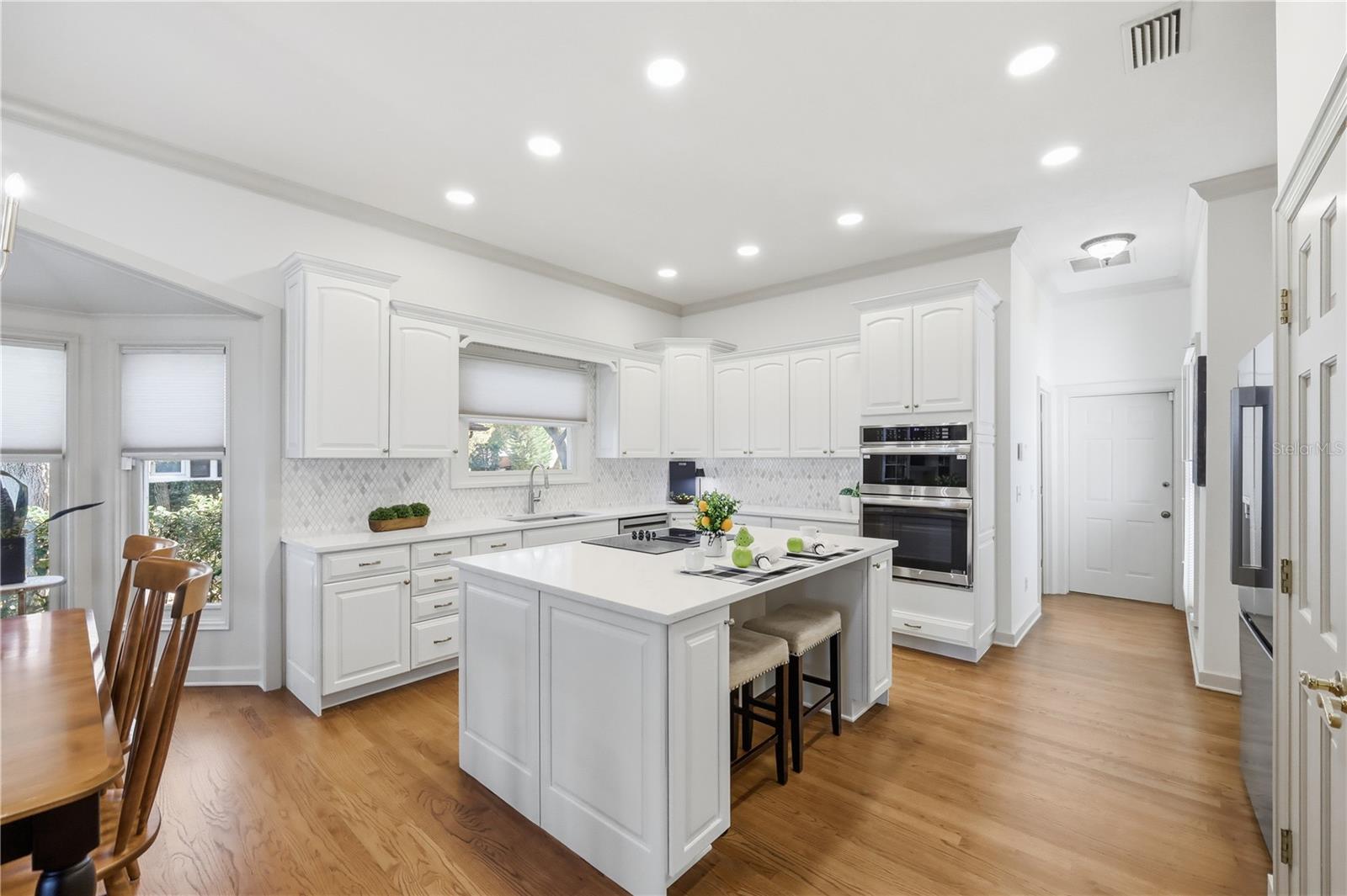 Image 17 of 93 For 8513 Bay Hill Boulevard