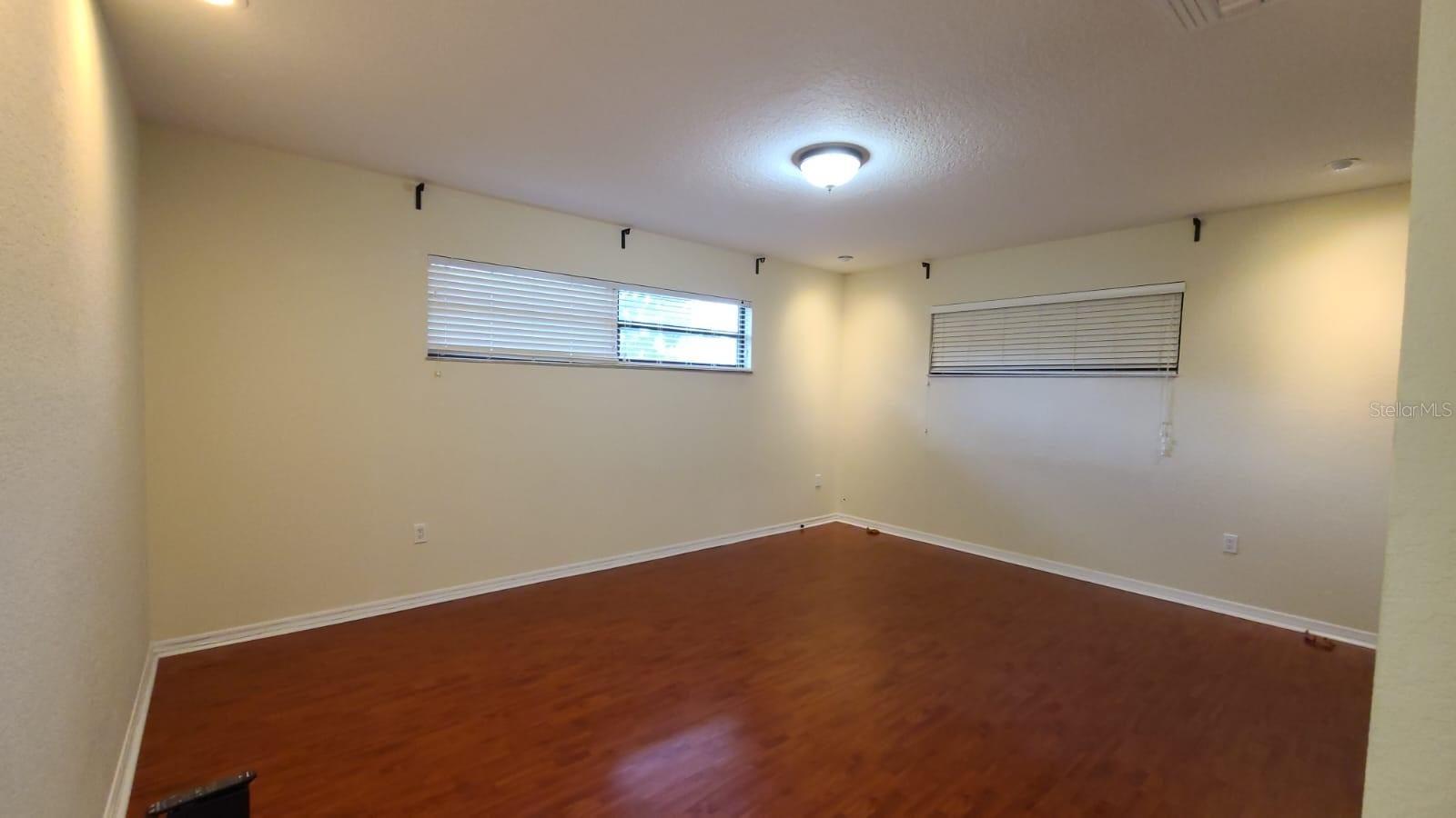 Image 15 of 19 For 399 Barberry Lane