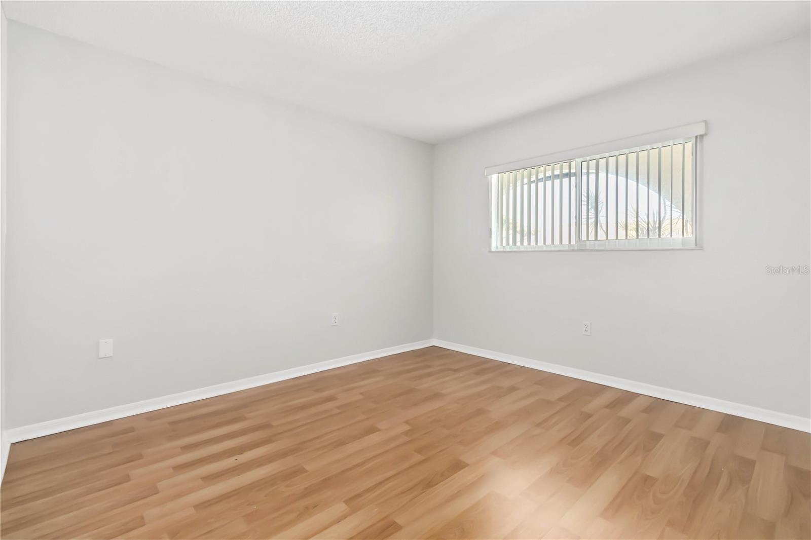 Image 15 of 42 For 5807 Atlantic Avenue 421