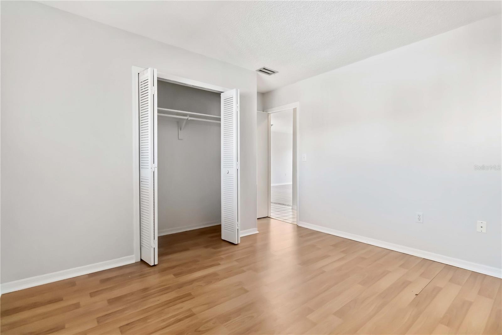 Image 16 of 42 For 5807 Atlantic Avenue 421