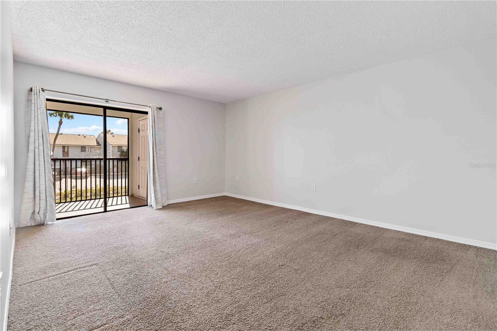 Image 17 of 42 For 5807 Atlantic Avenue 421