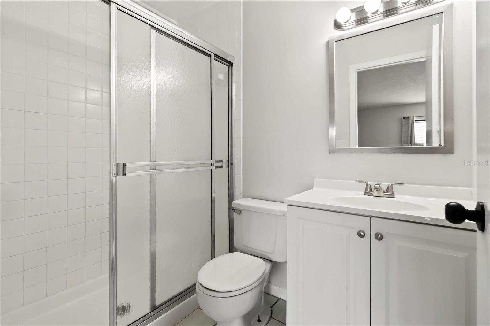 Image 21 of 42 For 5807 Atlantic Avenue 421