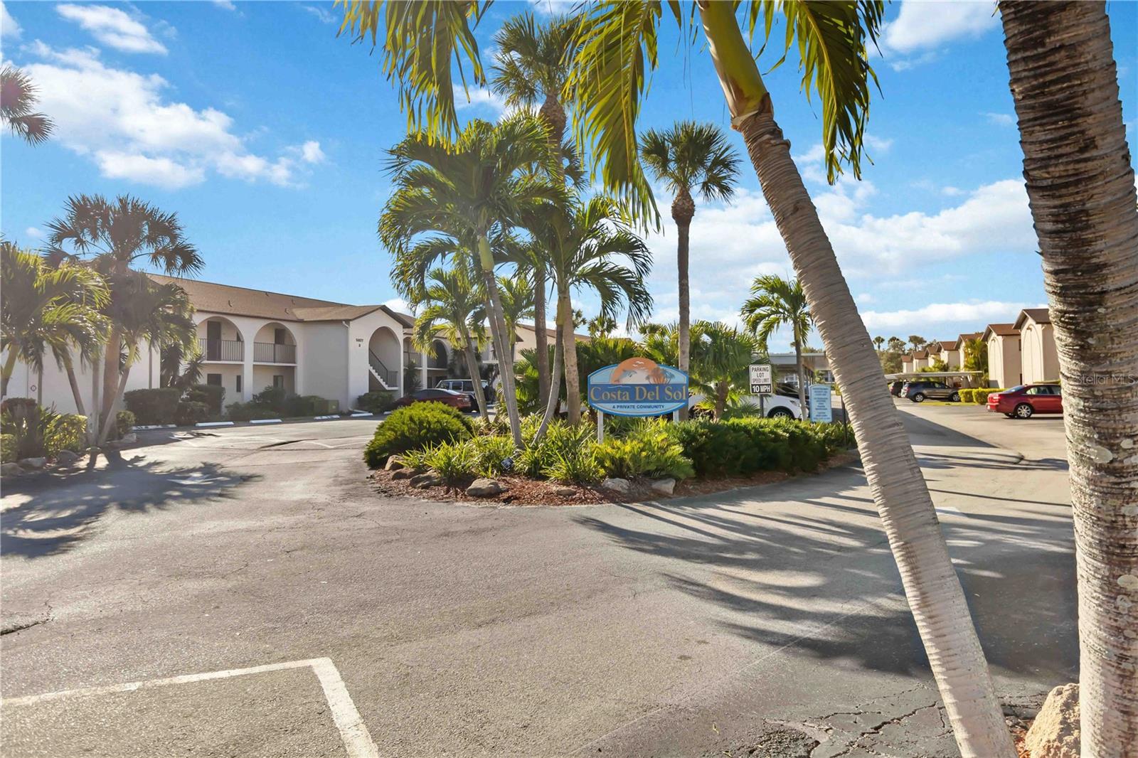 Image 27 of 42 For 5807 Atlantic Avenue 421