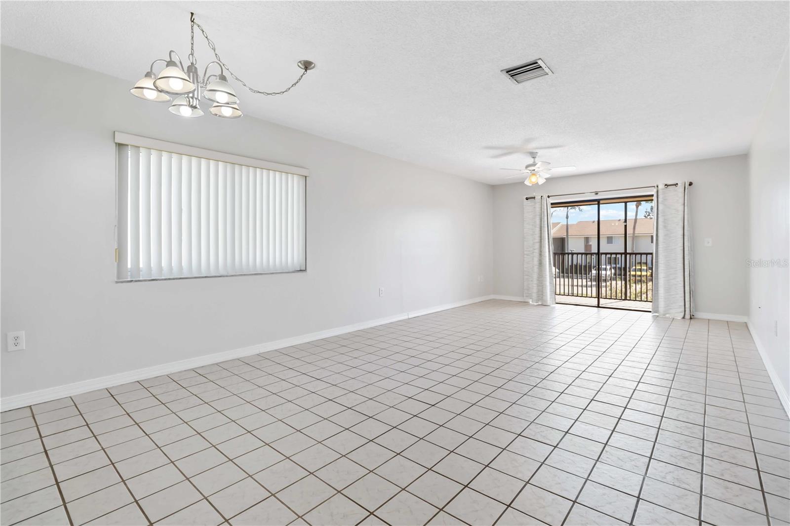 Image 3 of 42 For 5807 Atlantic Avenue 421