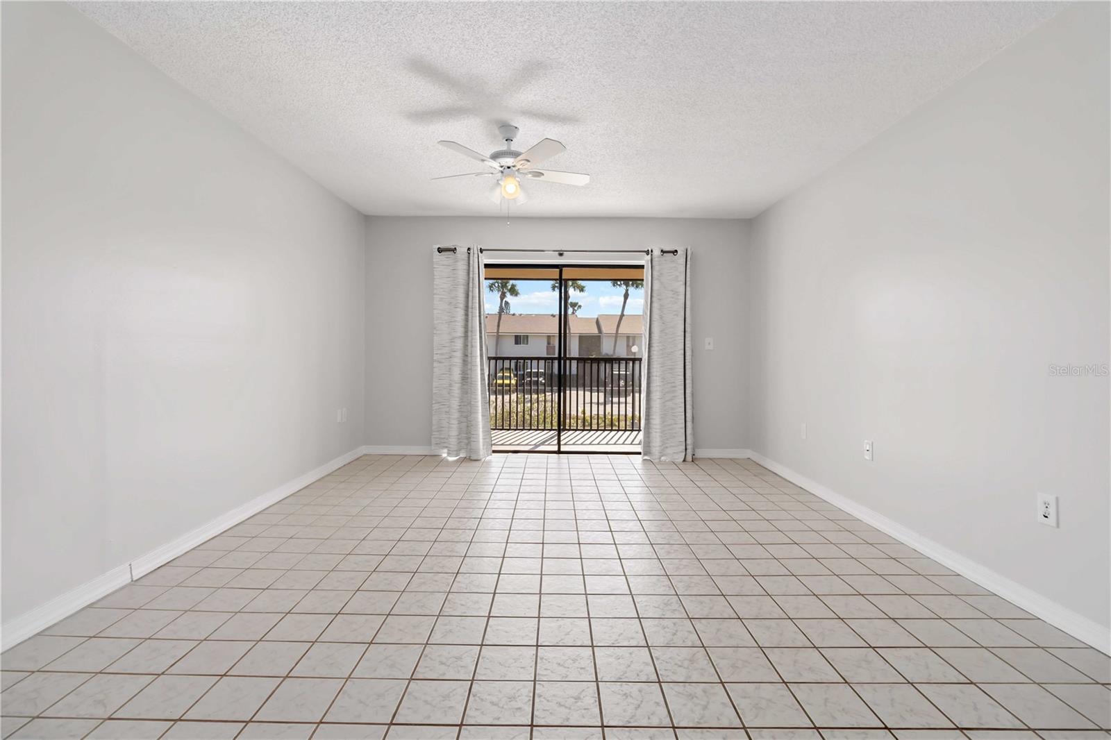 Image 7 of 42 For 5807 Atlantic Avenue 421