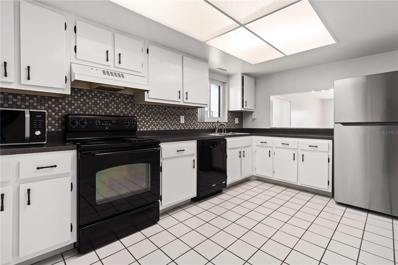 Image 9 of 42 For 5807 Atlantic Avenue 421