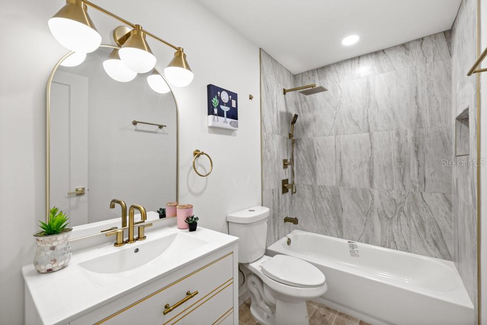 Image 19 of 45 For 1055 Kensington Park Drive 205