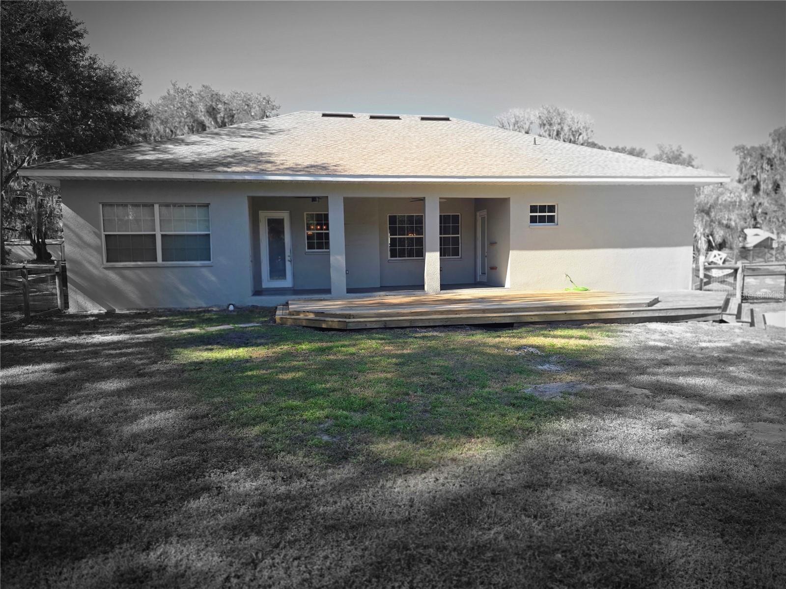 Image 19 of 31 For 27410 Yalaha Cut Off Road