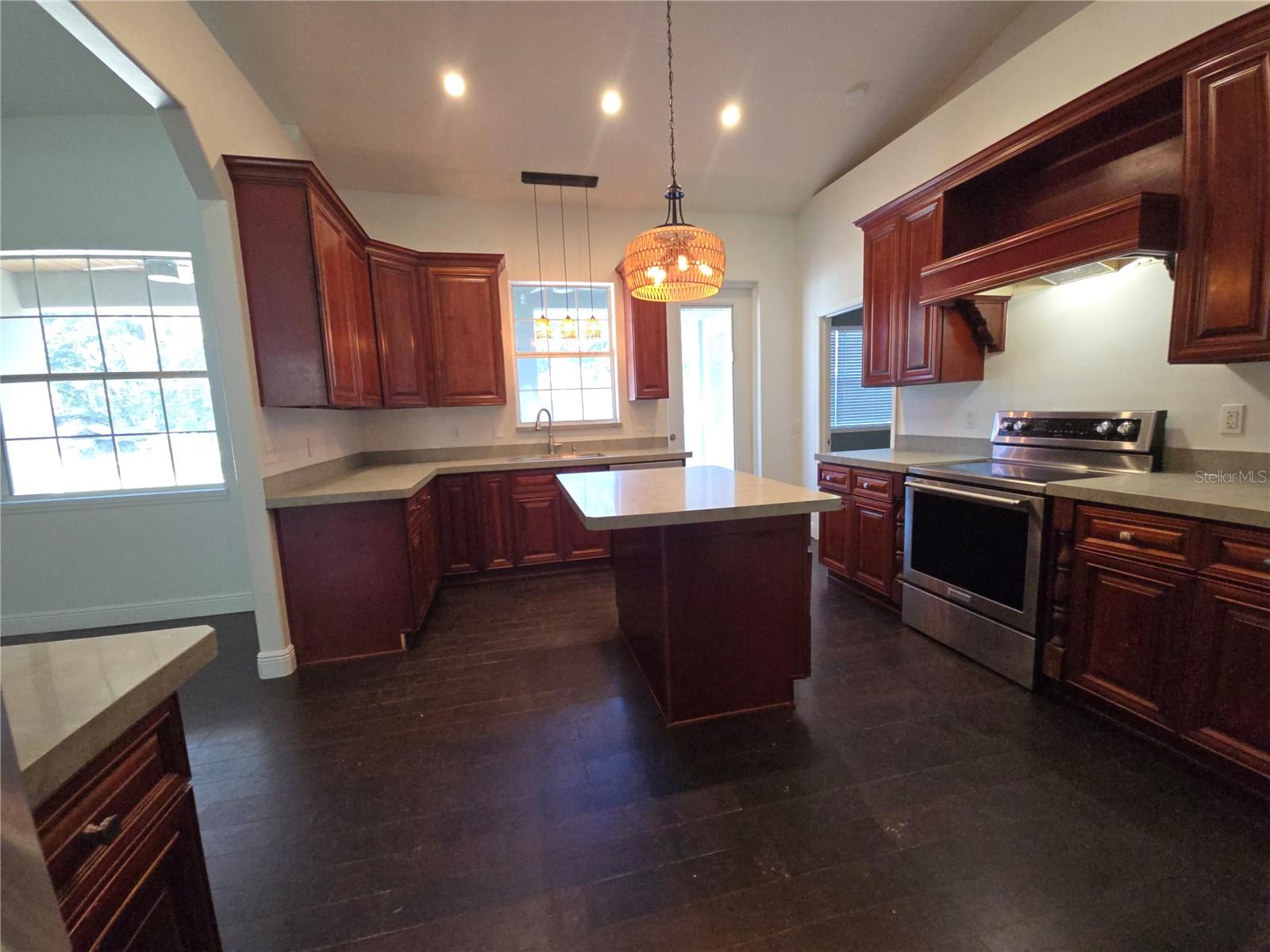 Image 2 of 31 For 27410 Yalaha Cut Off Road