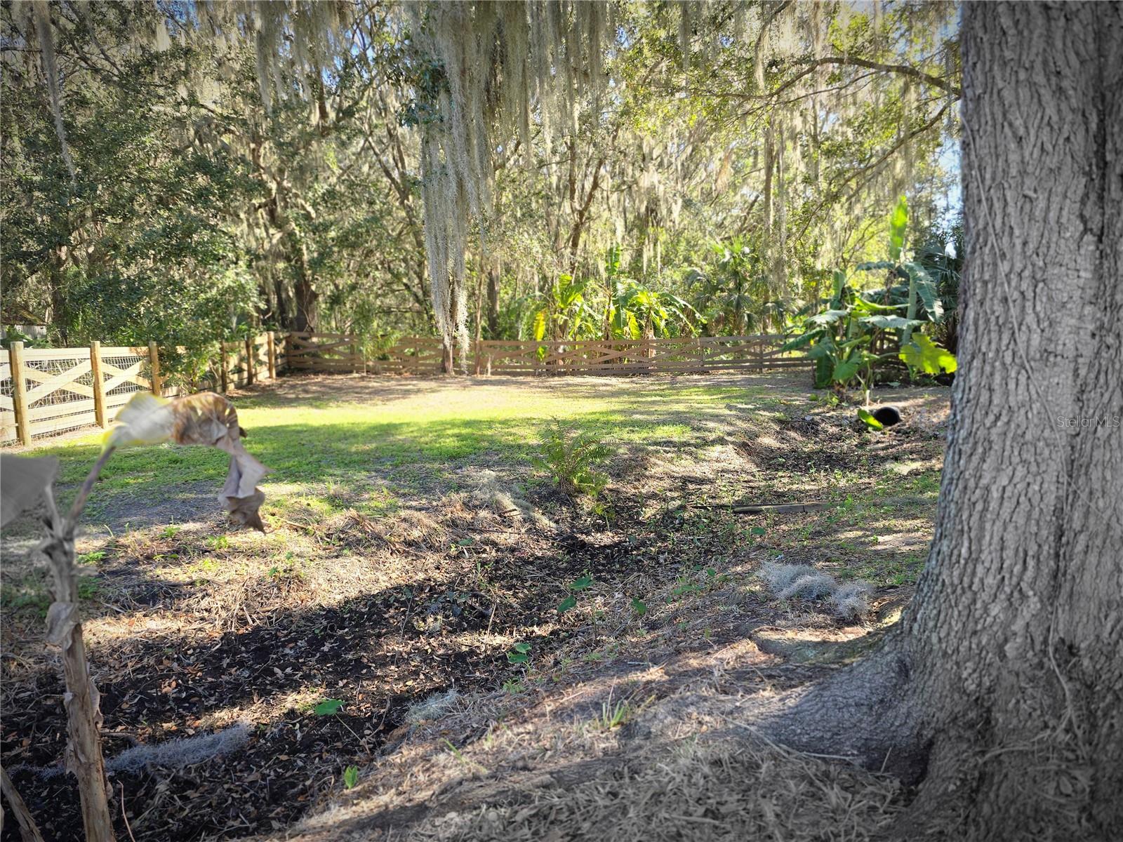 Image 29 of 31 For 27410 Yalaha Cut Off Road