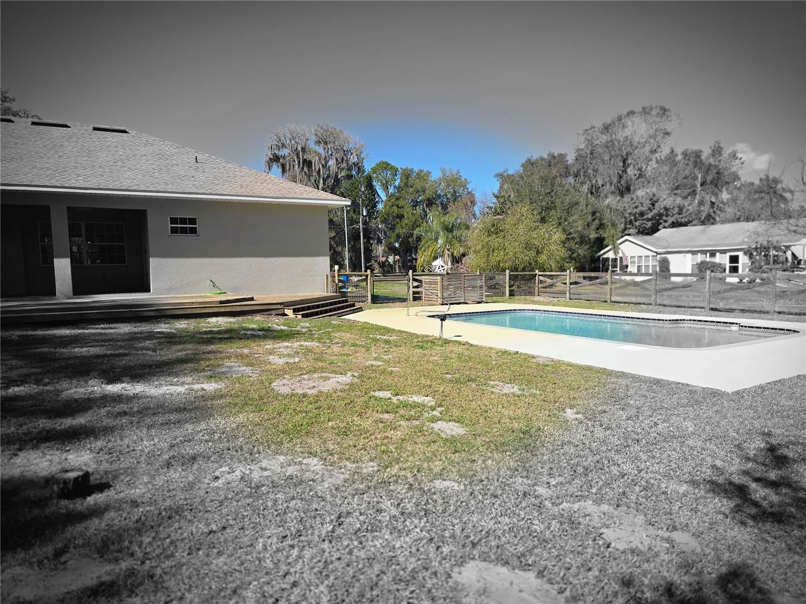 Image 4 of 31 For 27410 Yalaha Cut Off Road