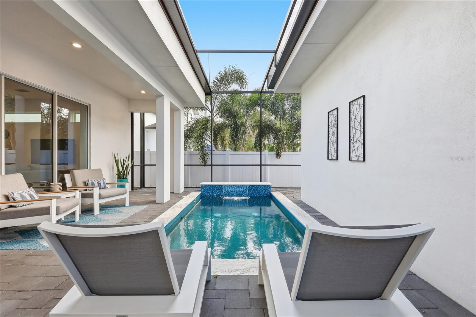 Image 35 of 41 For 952 La Salle Avenue