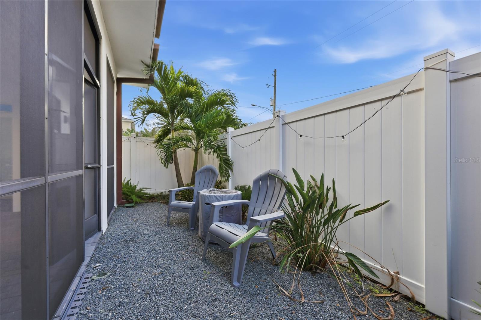 Image 38 of 41 For 952 La Salle Avenue