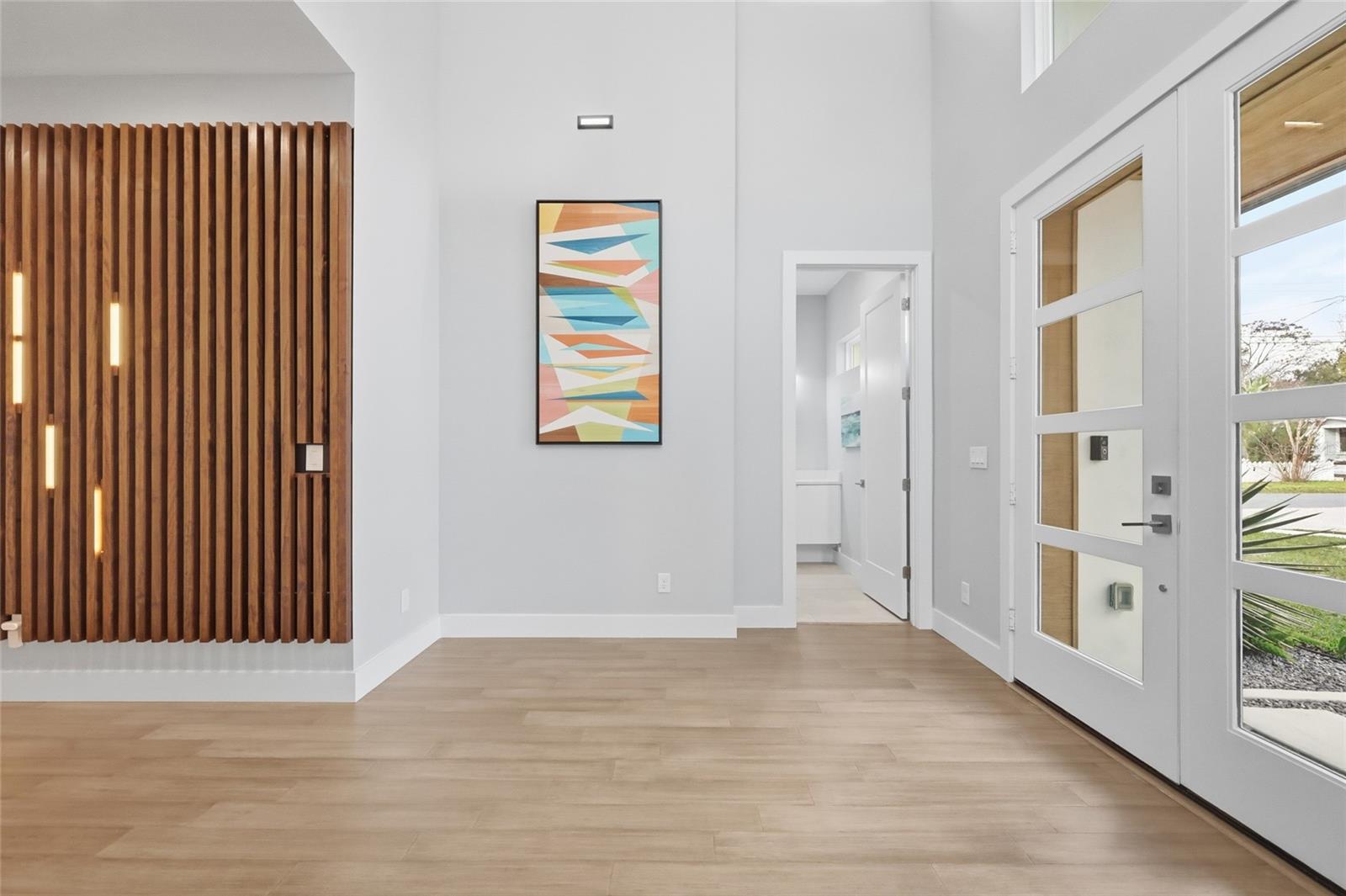 Image 5 of 41 For 952 La Salle Avenue