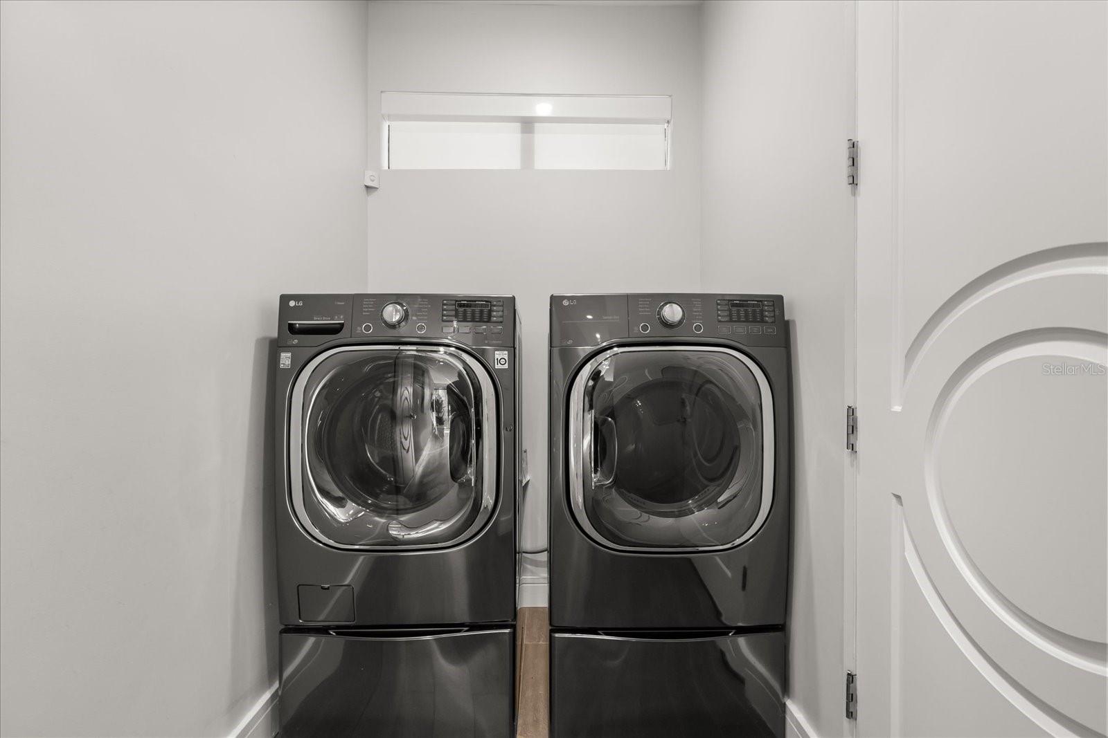 Image 13 of 43 For 1049 Kentucky Avenue