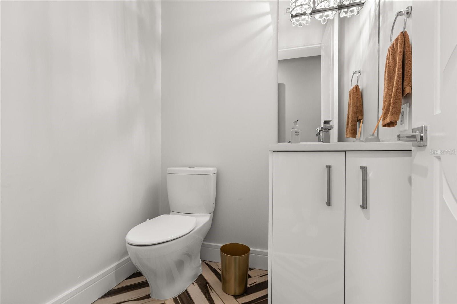 Image 14 of 43 For 1049 Kentucky Avenue