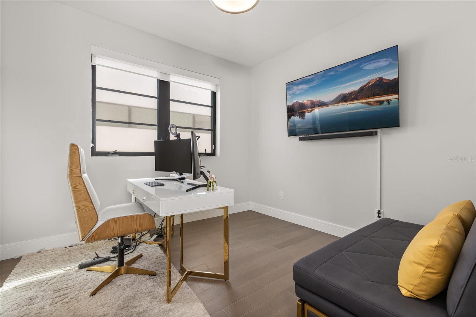 Image 24 of 43 For 1049 Kentucky Avenue