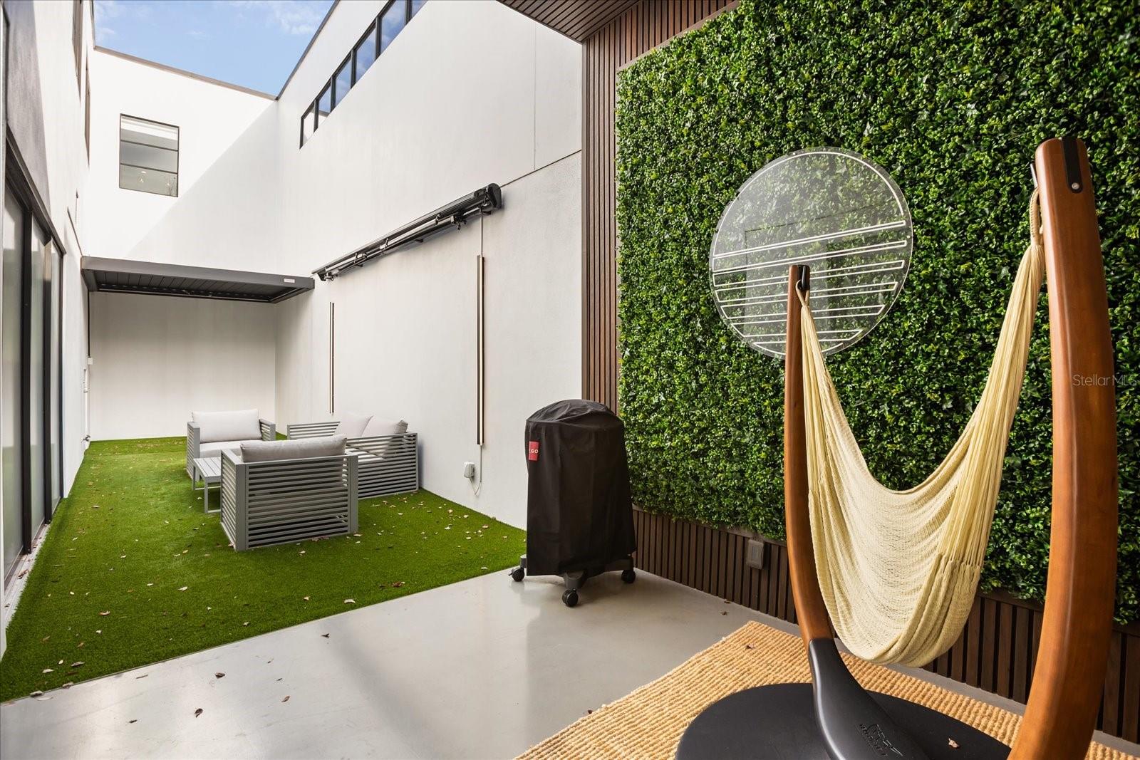 Image 32 of 43 For 1049 Kentucky Avenue