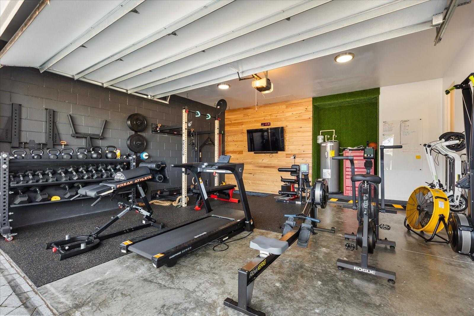 Image 35 of 43 For 1049 Kentucky Avenue