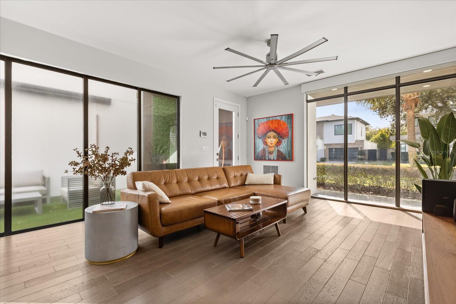 Image 8 of 43 For 1049 Kentucky Avenue