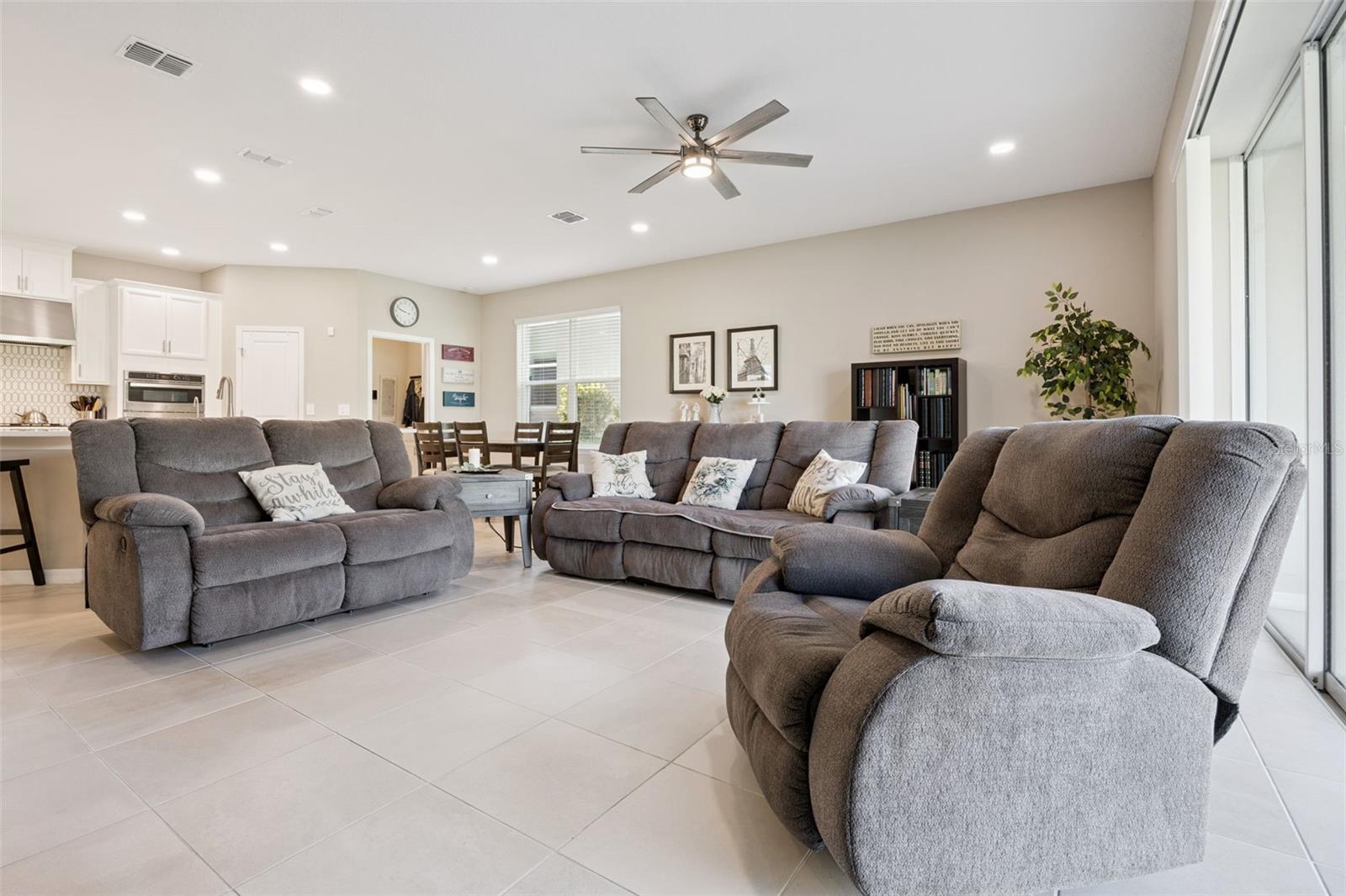 Image 16 of 46 For 3040 High Pointe Street