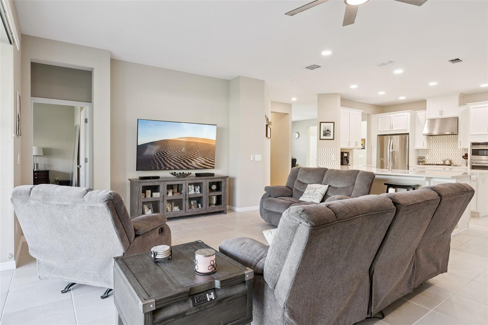 Image 17 of 46 For 3040 High Pointe Street