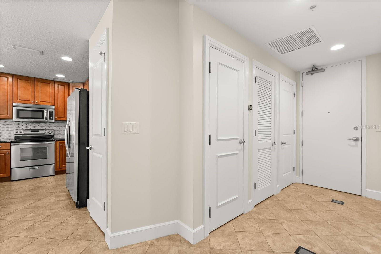 Image 4 of 40 For 101 Eola Drive 1010