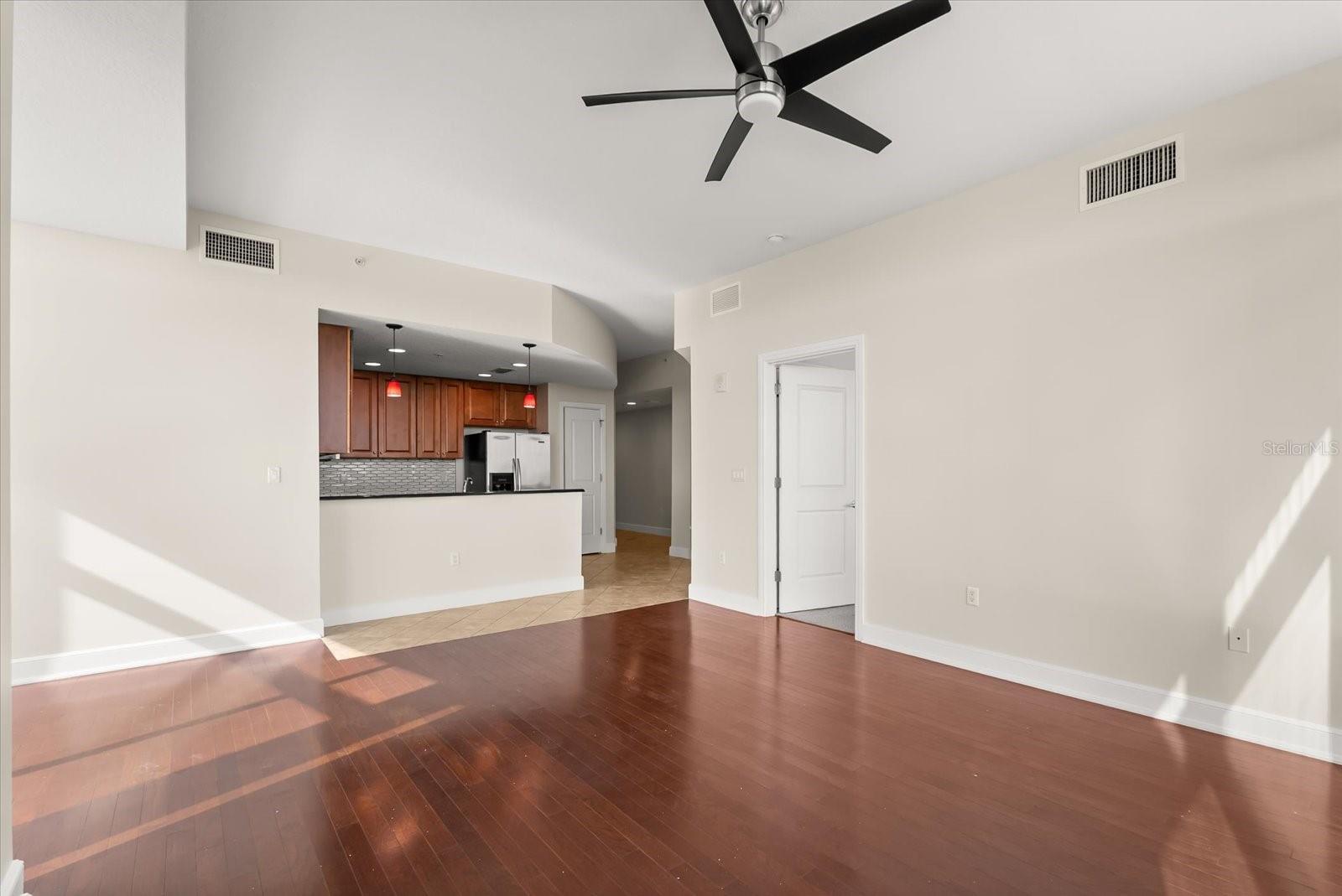 Image 8 of 40 For 101 Eola Drive 1010