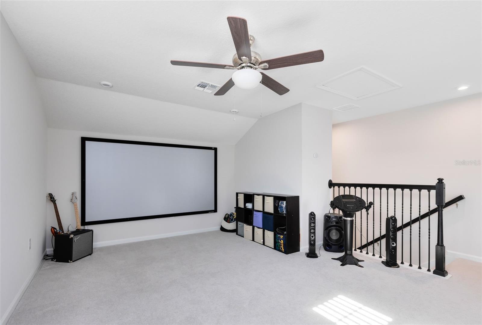 Image 20 of 28 For 373 Siesta Vista Court