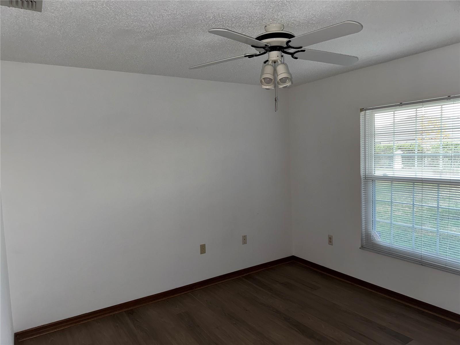 Image 12 of 37 For 1420 Flamingo Drive