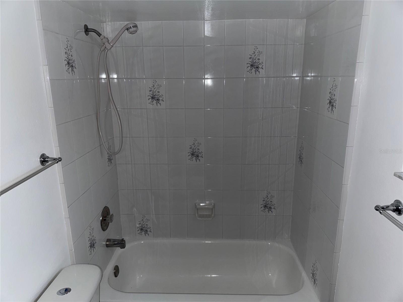 Image 25 of 37 For 1420 Flamingo Drive