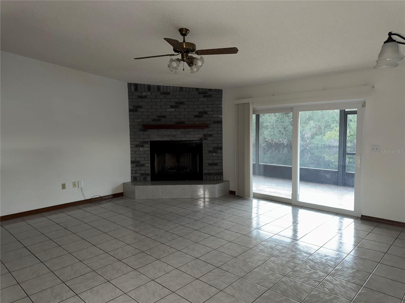 Image 4 of 37 For 1420 Flamingo Drive