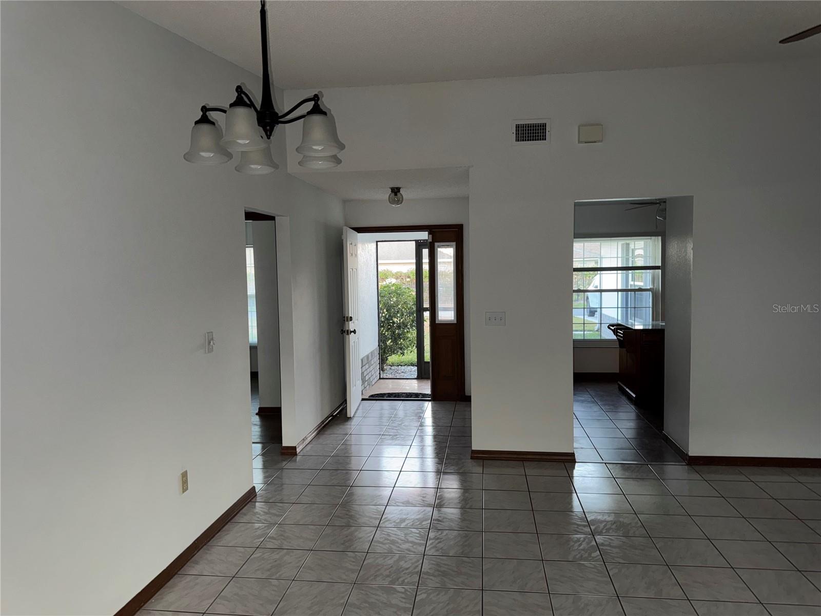 Image 5 of 37 For 1420 Flamingo Drive