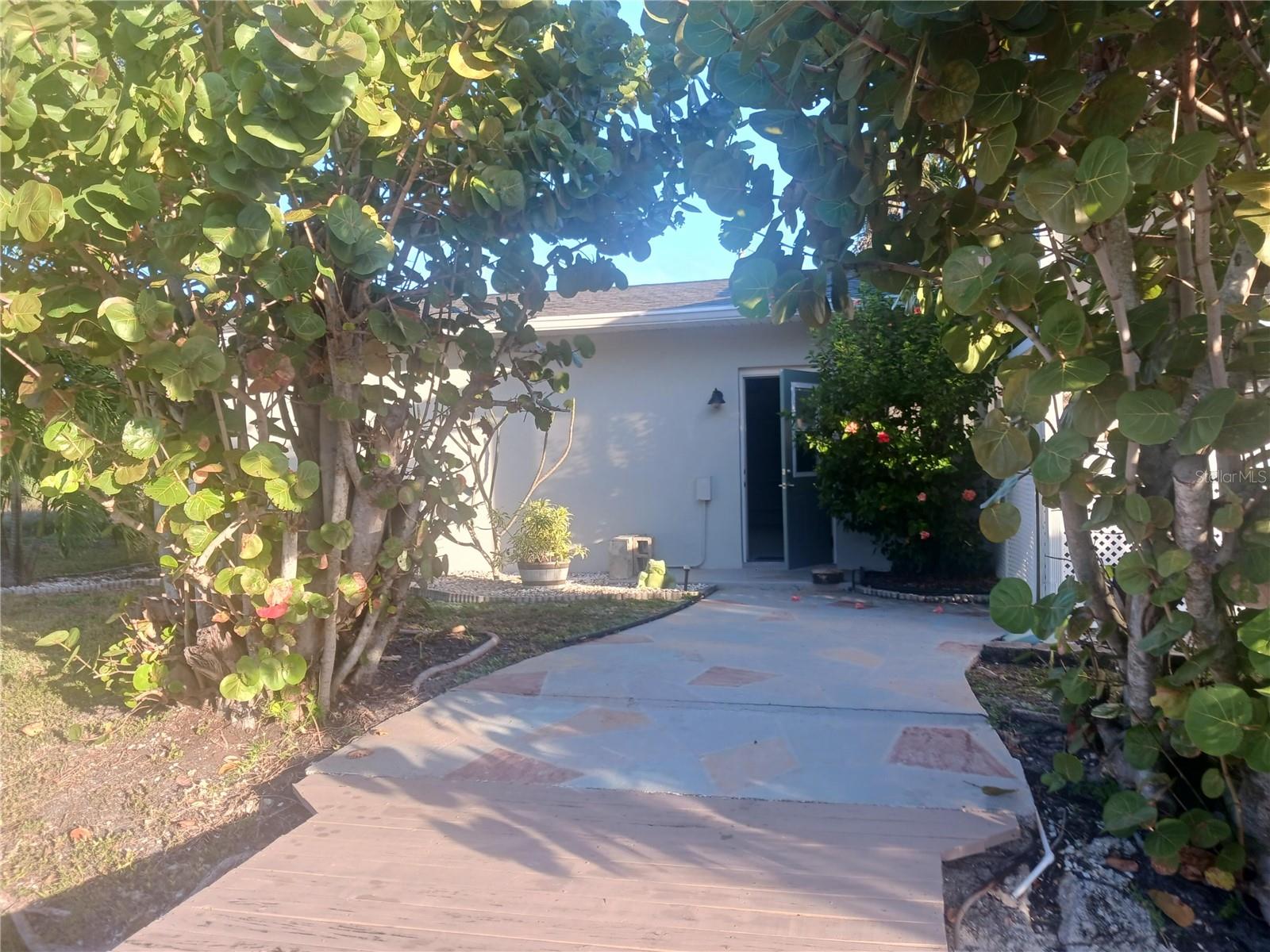 Image 18 of 19 For 621 Sturgeon Place