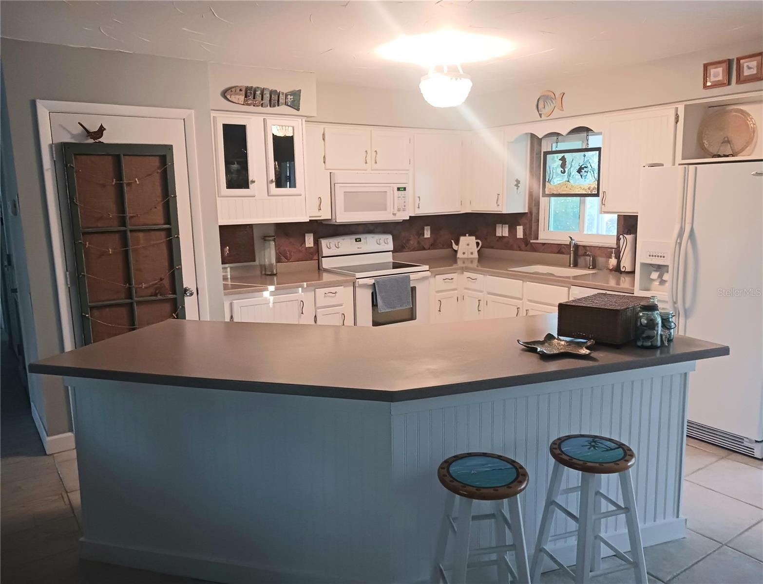 Image 7 of 19 For 621 Sturgeon Place